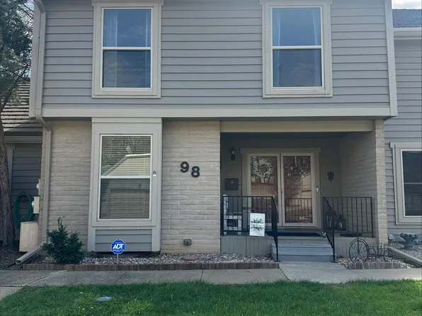 98 SW Pepper Tree Ln, Topeka, KS 66611