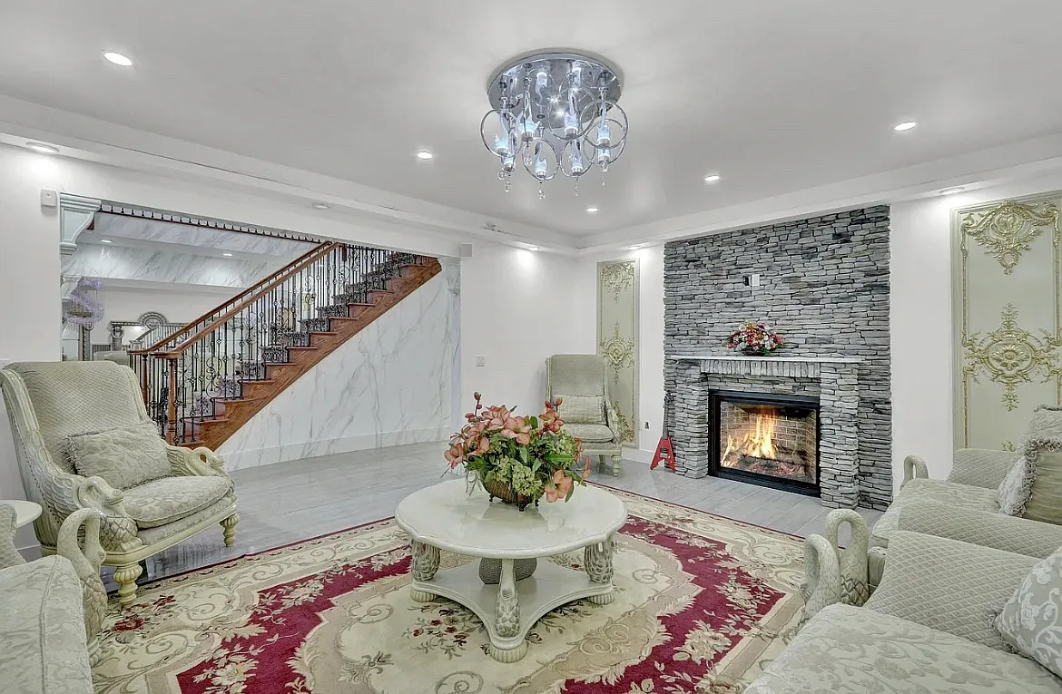 8 bed, 8000 sqft, $17,500 — Photo 3