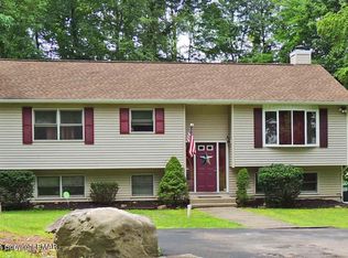 128 Lenape Dr, East Stroudsburg, PA 18302