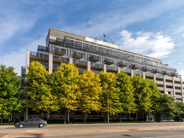 1040 The Queensway, Toronto, ON