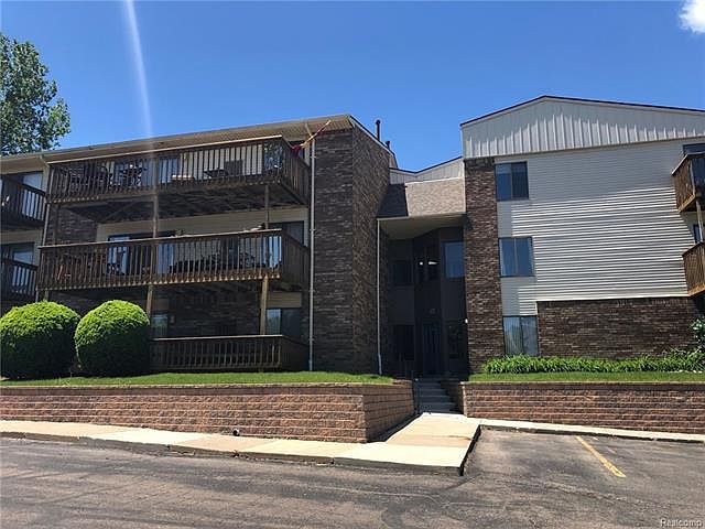 1st image of 875 S Pontiac Trl APT 306