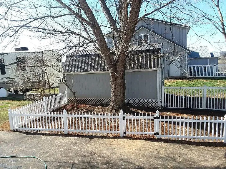 Harbor Light Cir — Photo 29