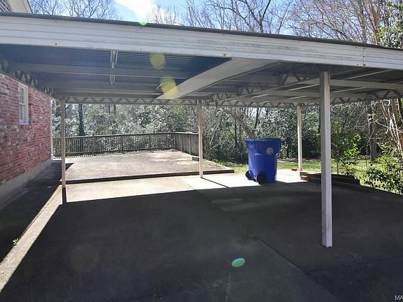 3rd image of 112 Oakland Dr