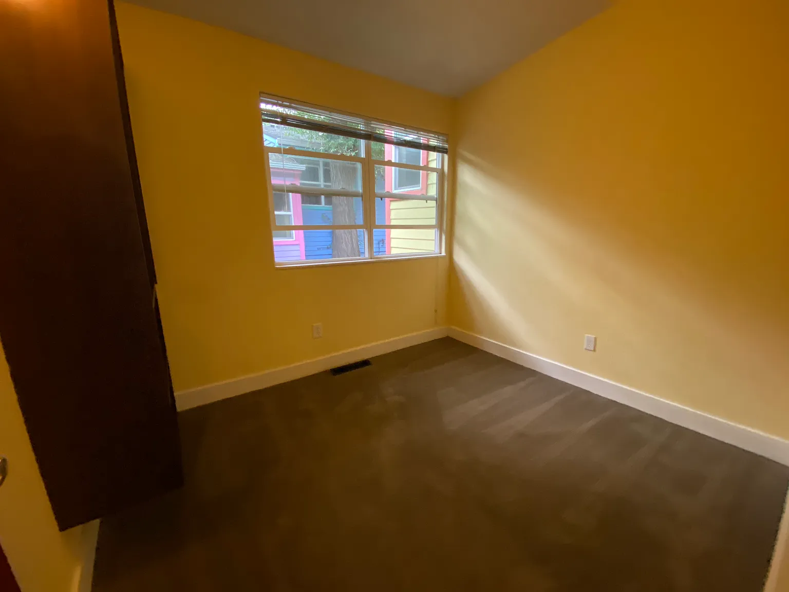 3 bed, 893 sqft, $930 — Photo 3