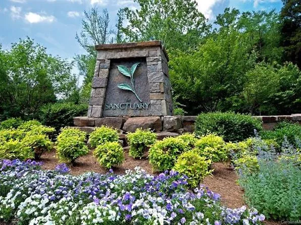 9221 Flying Eagle Ln, Charlotte, NC 28278