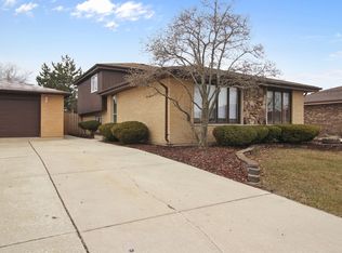 16506 Cherry Hill Ave, Tinley Park, IL 60487