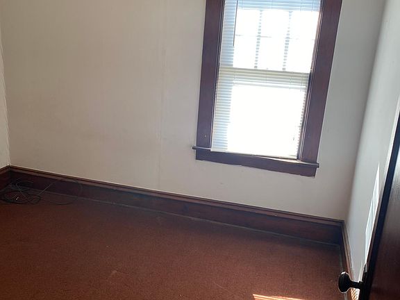2nd image of 171 Thayer St