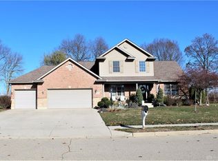 2845 Amberwood Dr, Troy, OH