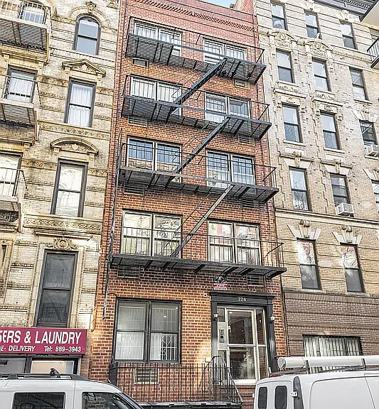 228 E 25th St #10 — Photo 6