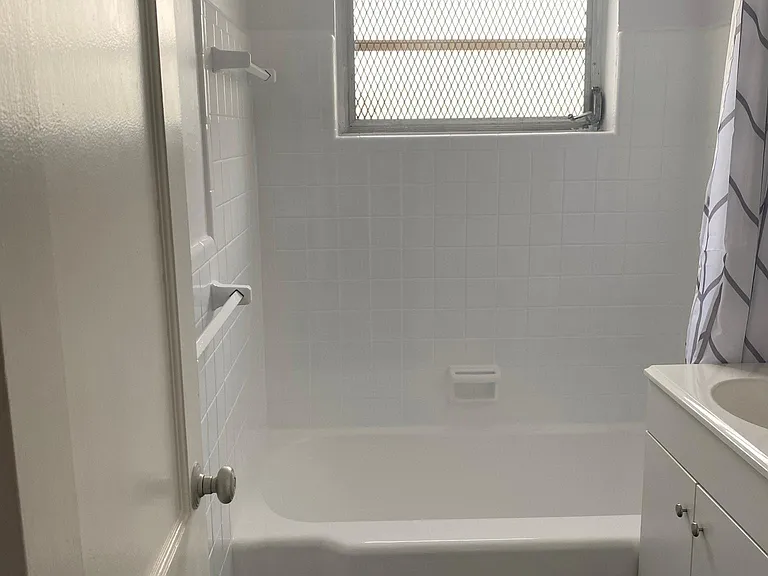 233 Phoenetia Ave #3 — Photo 8