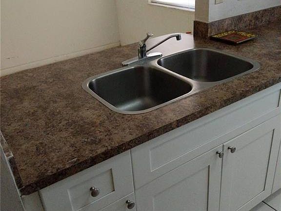 4th image of 507 SE 6th Ave APT 2