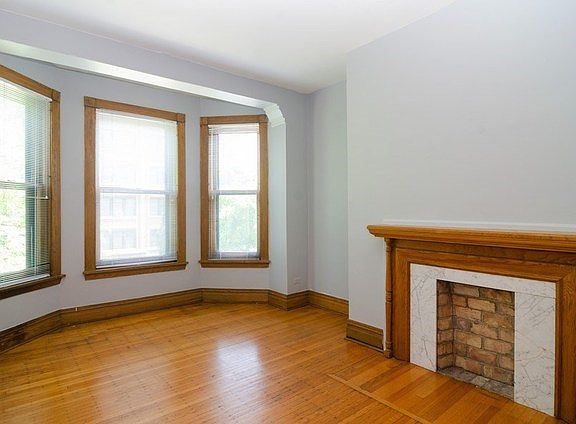 2nd image of 505 W Fullerton Pkwy APT 3