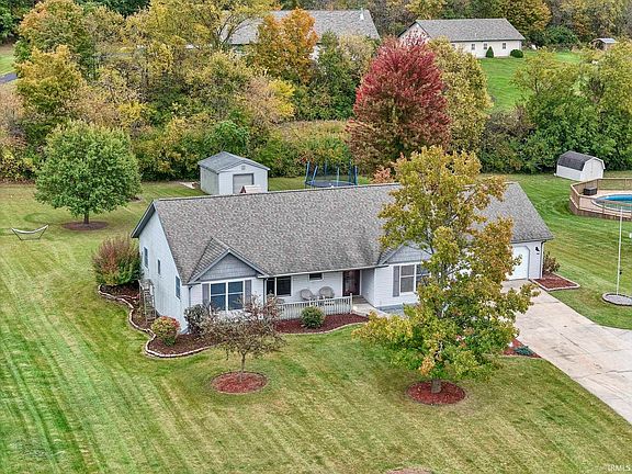 3rd image of 4898 Malcolm Ct
