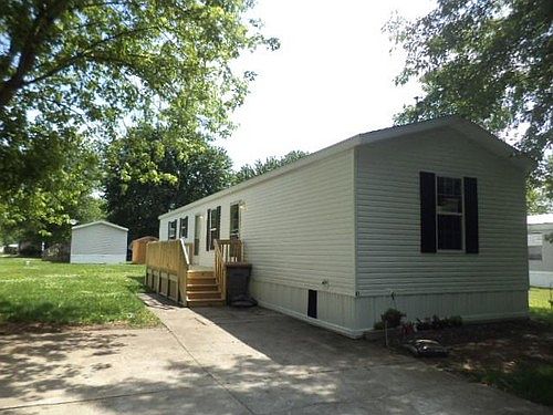1st image of 38055 Franklin Dr
