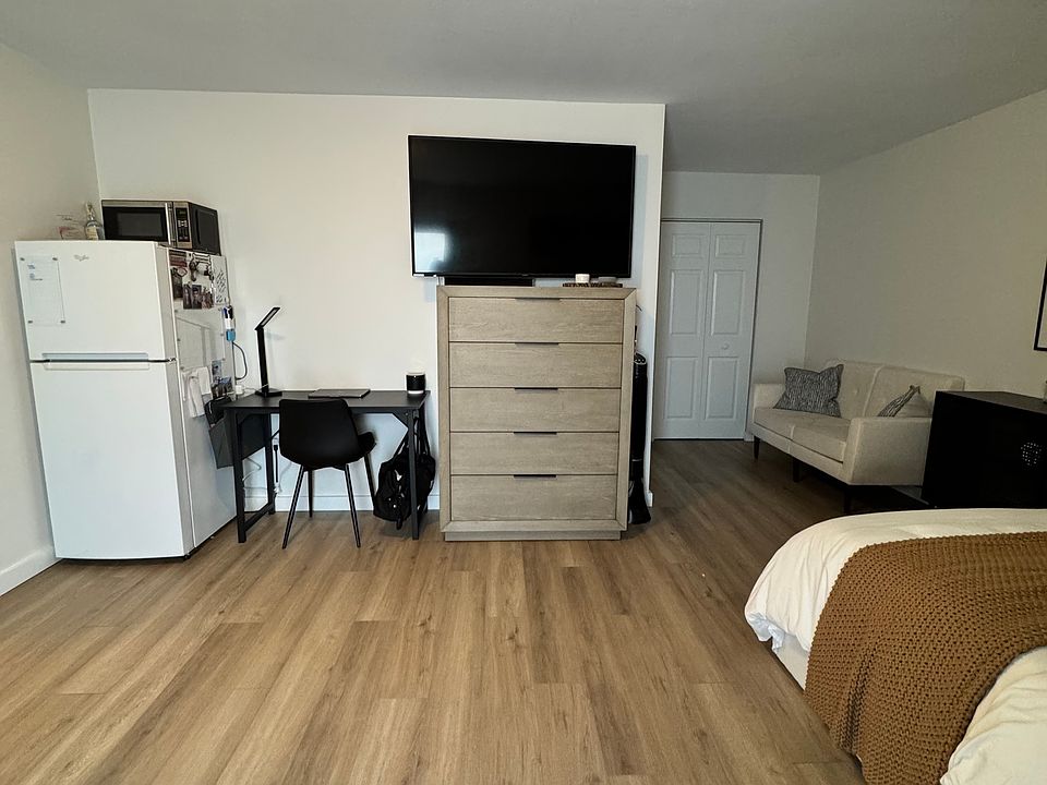 1st image of 18311 NW 86th Ave #1