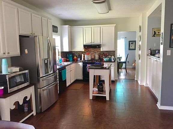 4th image of 3106 Meadow Lake Dr E