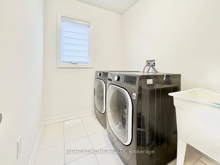 79 Calypso Ave — Photo 14