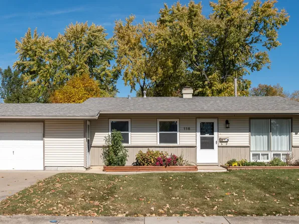 116 Crestwood Dr, Streamwood, IL 60107
