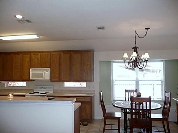 2nd image of 5805 Meadowglen Dr