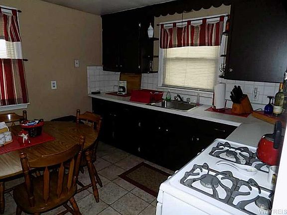 4th image of 282 Dupont Ave