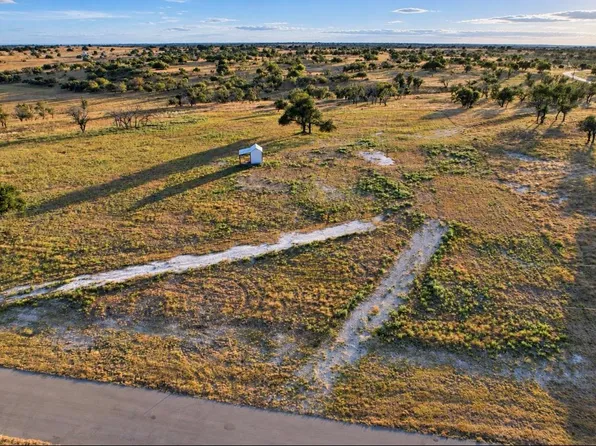 54 Badger Ridge Rd, Fredericksburg, TX 78624