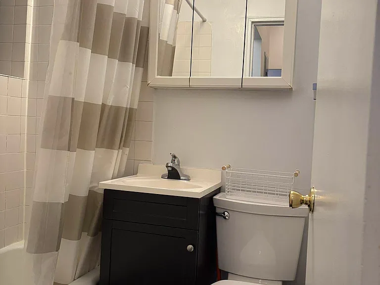434 E 83rd St #C — Photo 5
