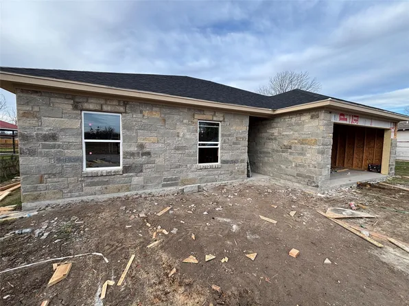 2905 Hemphill St, Brownwood, TX 76801