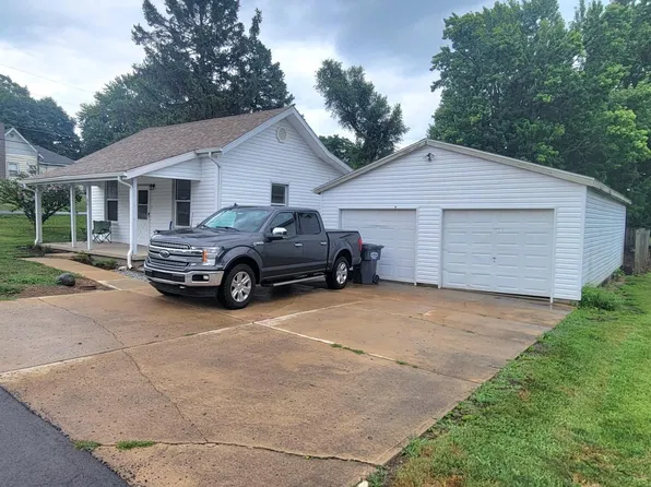 601 W Taylor St, Pendleton, IN 46064