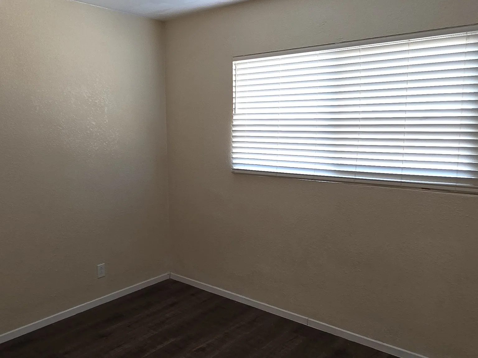 3 bed, 912 sqft, $1,795 — Photo 3