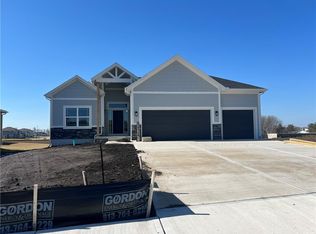 16928 S Brentwood St, Olathe, KS 66062