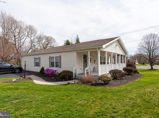 5 Adams Dr, Royersford, PA 19468