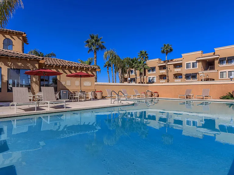 Colonia del Sol Apartments — Photo 15