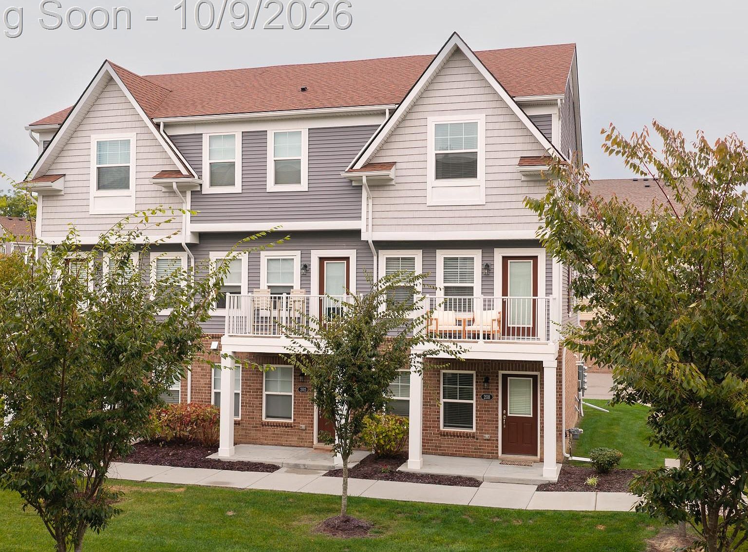 208 Katie Ln, Brighton, MI 48116