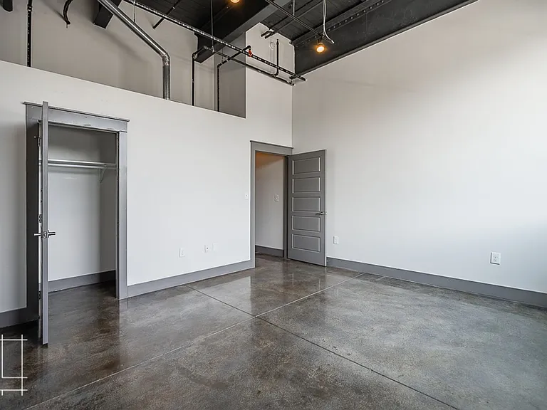 Wonder Bread Lofts — Photo 44