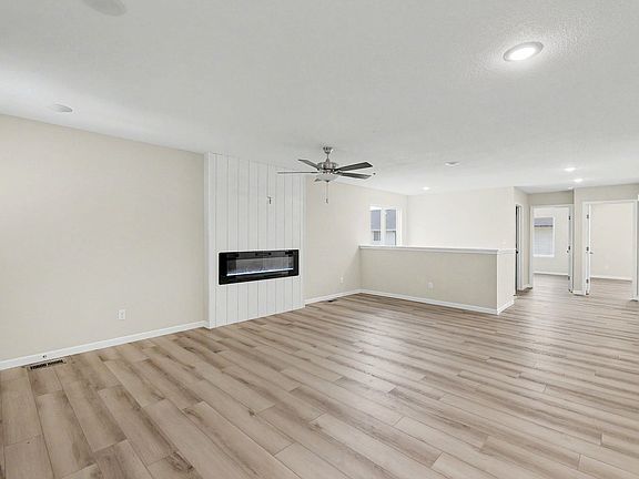 3rd image of 9267 E Fox Pointe Ct