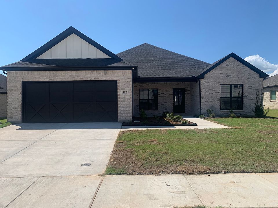 319 Lake Bluff Drive