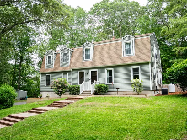 9 Connally Drive, Old Saybrook, CT 06475