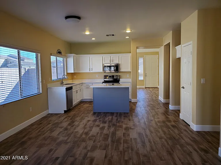 2056 E Riviera Dr — Photo 9