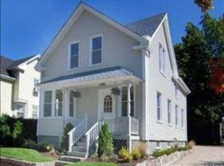 617 Academy Ave, Providence, RI 02908