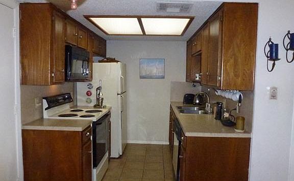 5th image of 1406 Oak Grove Dr