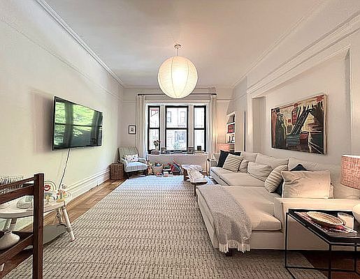 1st image of 59 Livingston St APT 1F