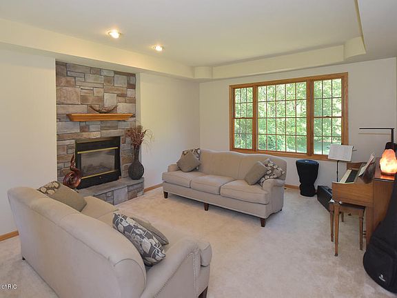3rd image of 26656 Rosemary Ln