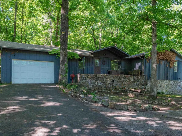 210 Lawrence Ln, Hot Springs, AR 71913