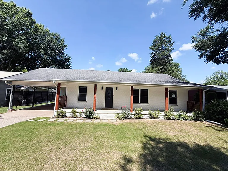 412 A Ave — Photo 2