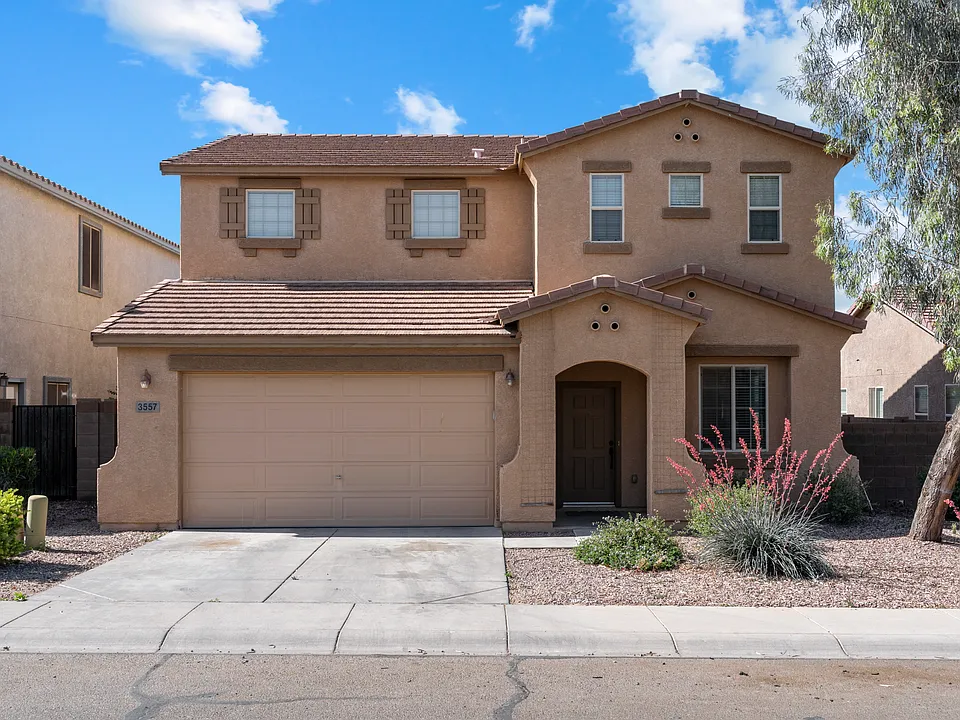 3557 E Odessa Dr