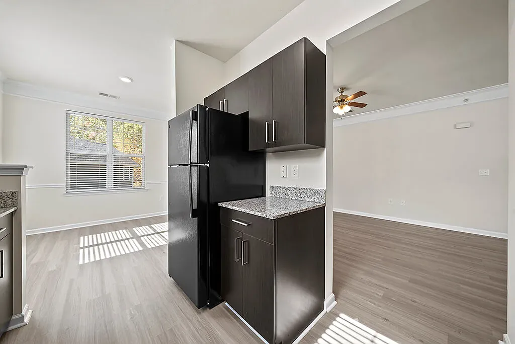 Grand Oaks Apartment Homes — Photo 4