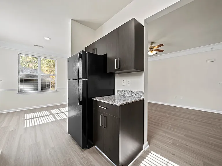 Grand Oaks Apartment Homes — Photo 4