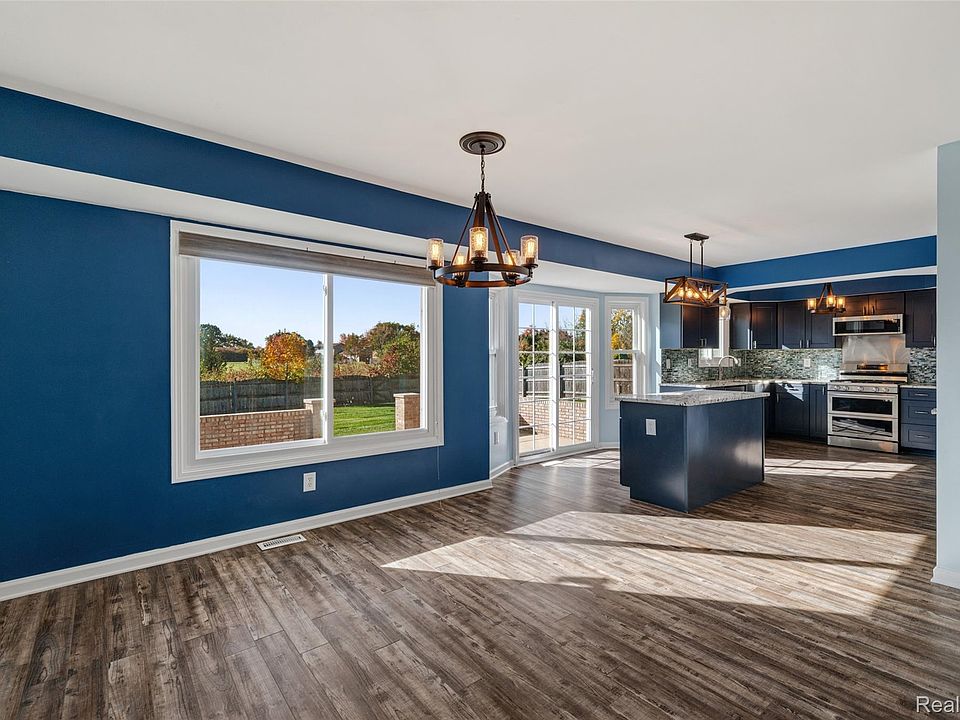 26668 Fairwood Dr, photo 15