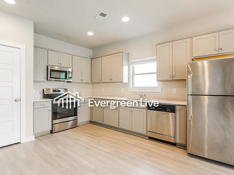 11 Wolf Ln — Photo 9