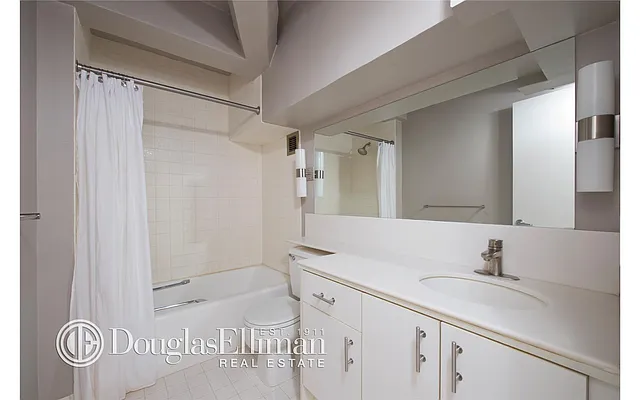 Rented by Douglas Elliman | media 22